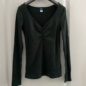 Ribbed sweetheart neckline top